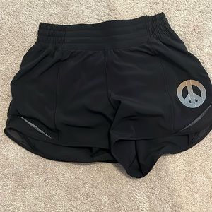 lululemon and madhappy hotty hots 4”